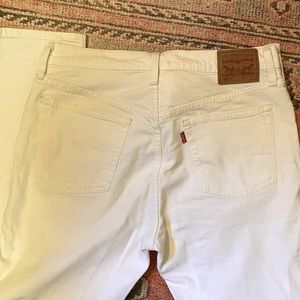 White 501 Levi’s